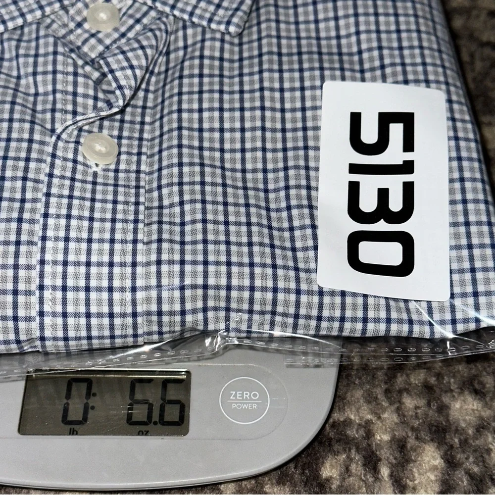 UNTuckit Men’s Size XL White Blue Tan Checkered Long Sleeve Button Down Shirt